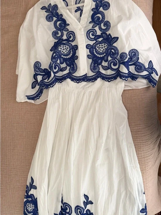 Zara Two Piece Set - White / Navy Floral Embroidery - Picture 1 of 7